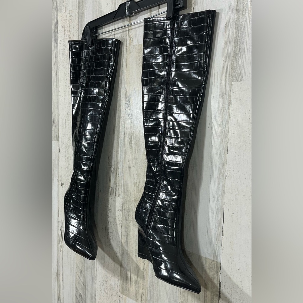 Miss Lola Knee-High Black Boots Faux Animal Skin Texture Zip Up Size 5.5 - Picture 6 of 16
